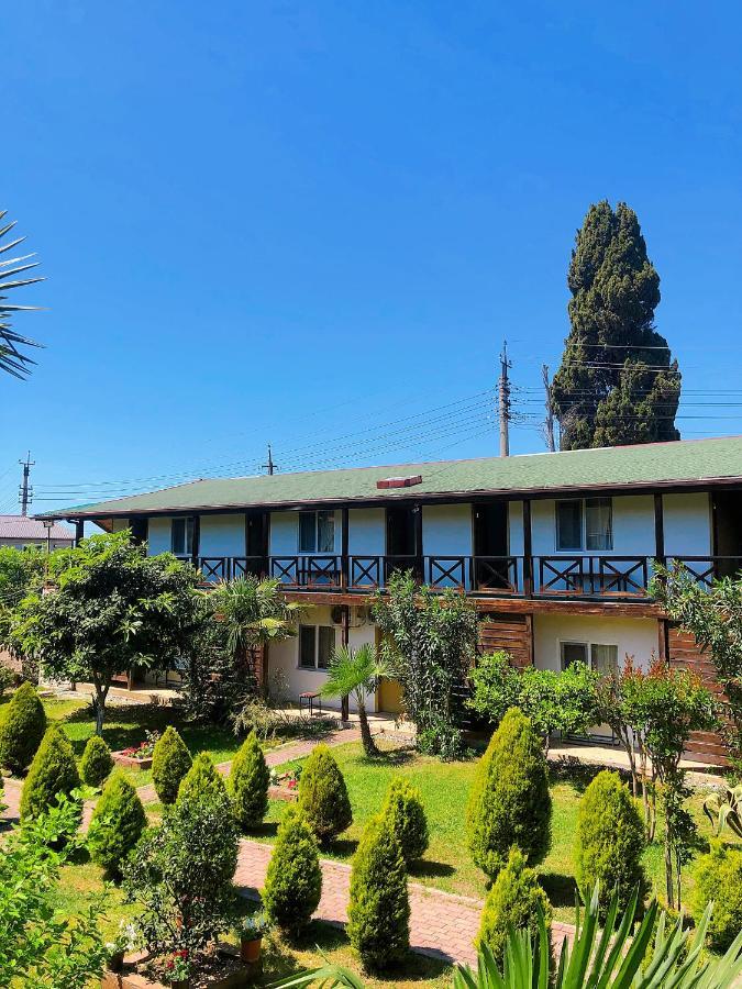 Guest House Alashara Pizunda Exterior photo