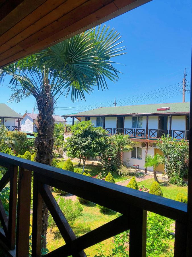 Guest House Alashara Pizunda Exterior photo